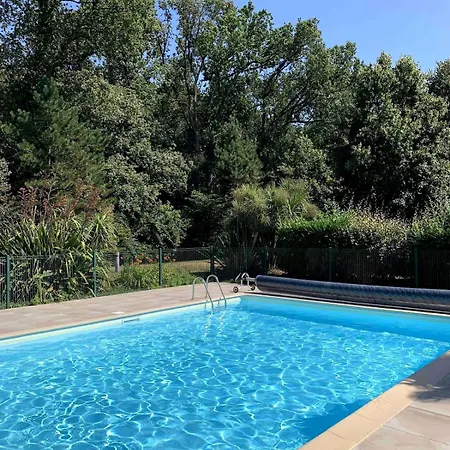 T3 Avec Jardin Et Piscine