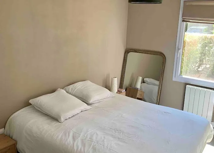 T3 Avec Jardin Et Piscine *