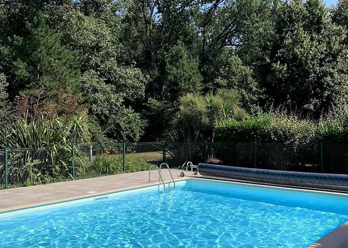 T3 Avec Jardin Et Piscine